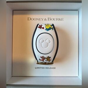 NEW Dooney & Bourke Limited Edition Magic band for Disney parks.